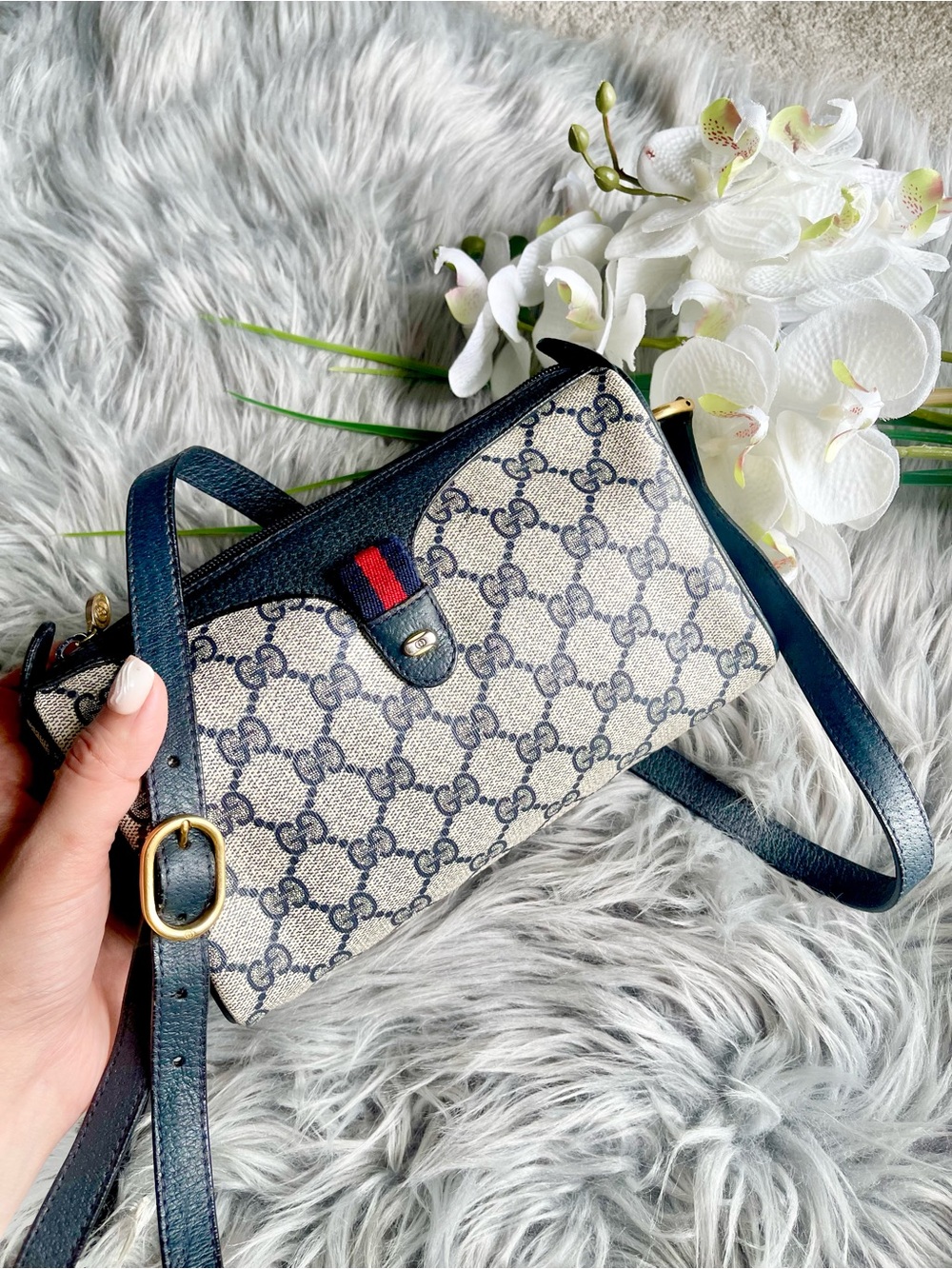 Authentic vintage Gucci web sherry line crossbody bag